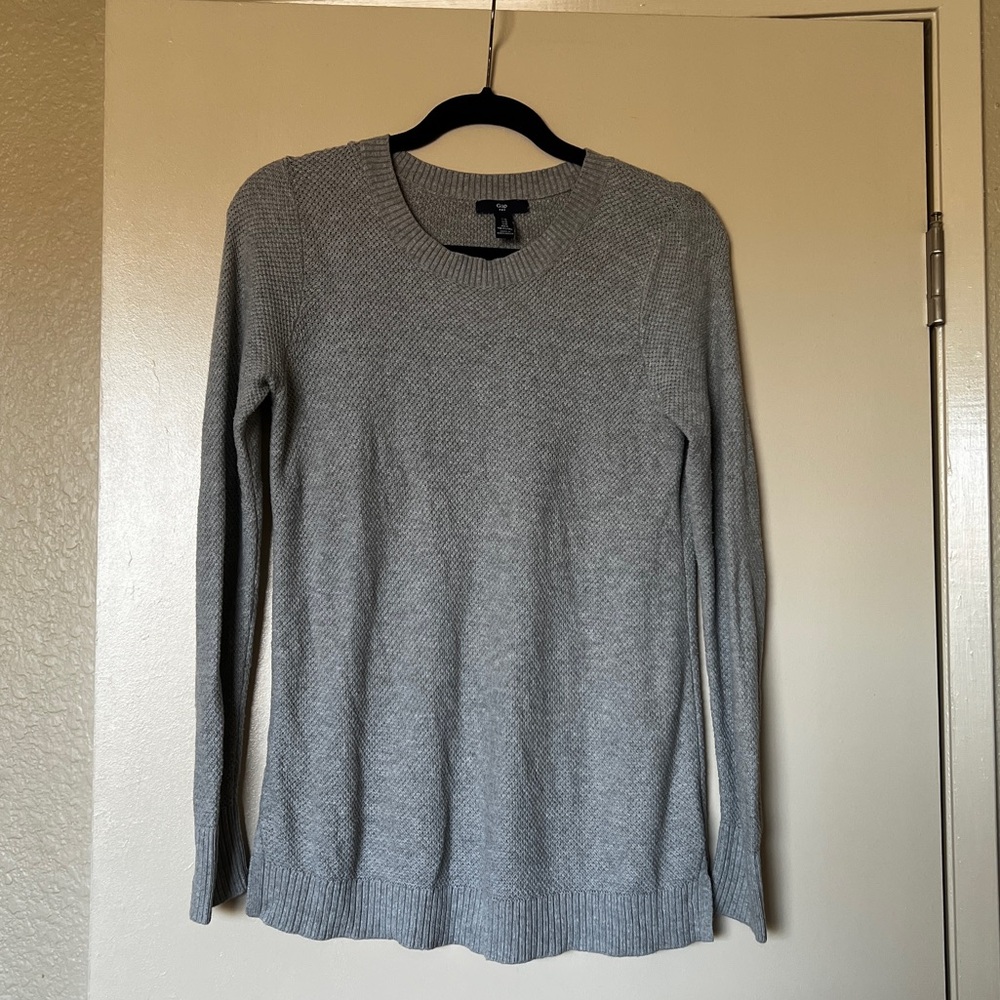 Basics | Gray Long Sleeve Sweater